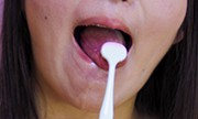 tongue cleaning Maki 18