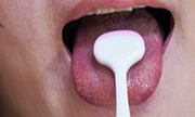 tongue cleaning Maki 5