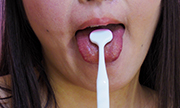 tongue cleaning Maki 9