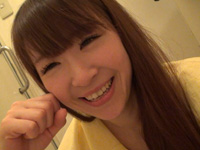 Yukina Dépanneur toilettes auto-photographie Masturbation